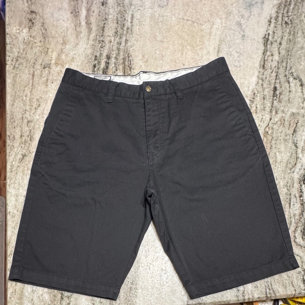 Volcom Shorts Mens 33 Black Chino Skate Flat Front Casual JEH01-0220-01 - Picture 2 of 13